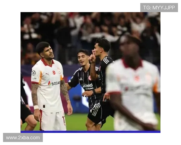 [德甲]送大礼！法兰克福门将自摆乌龙.